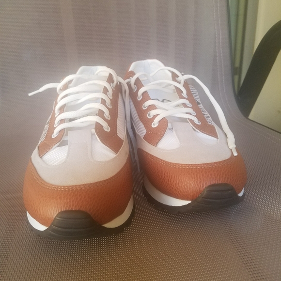 Shoes - Picture 5 of 6